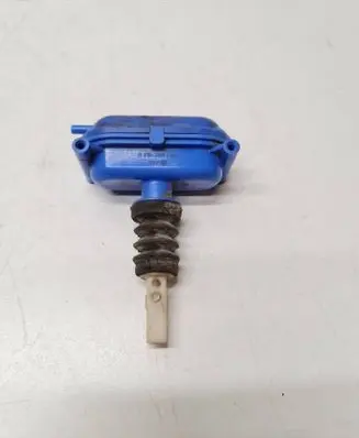 Volkswagen Golf II Central locking vacuum pump 443862153B