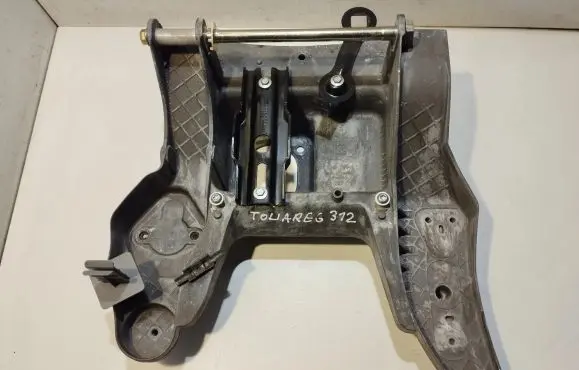 Volkswagen Touareg I Pedal assembly 7L0723117