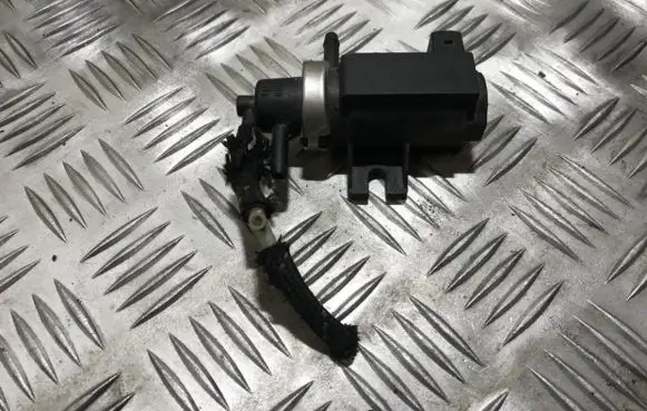 Volkswagen PASSAT B5 Turbo solenoid valve 1h0906627 72190320