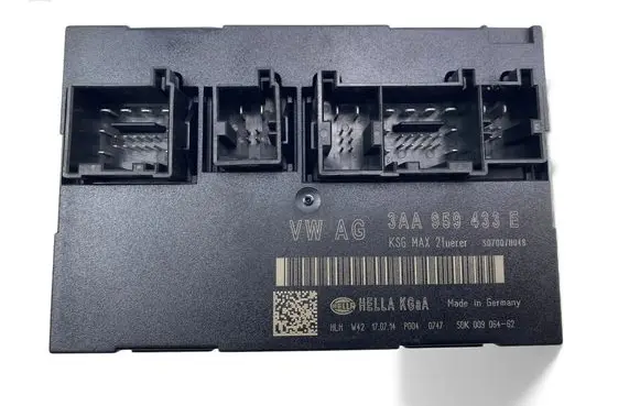 Volkswagen PASSAT B7 Central body control module 3AA959433E