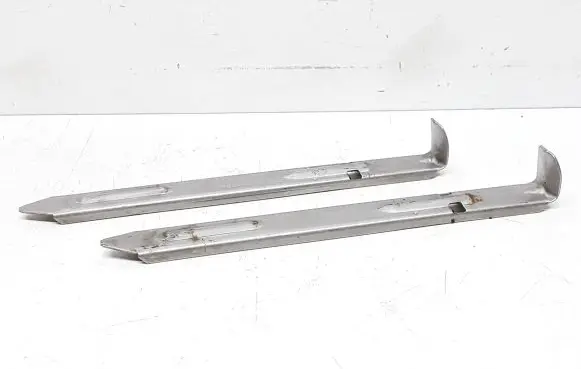 Volvo V70 Headlight/headlamp mounting bracket 30678340
