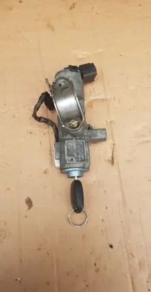 Toyota Avensis T250 Ignition lock 450200504