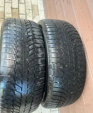 Chrysler Pacifica R20 winter tire 24550R20