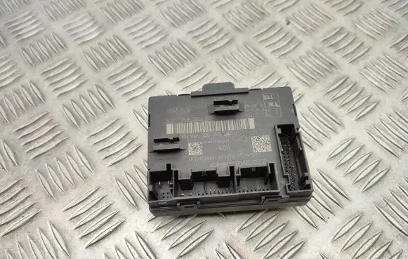 Volkswagen Golf Sportsvan Door control unit/module 5Q0959393B 5Q0959393E