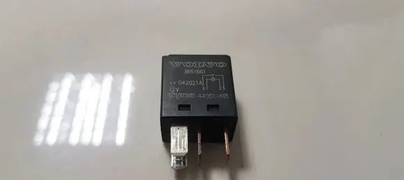 Volvo XC90 Other relay 8651661 A4001-X65