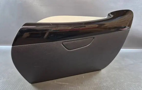 Renault Captur Glove box 685003033R