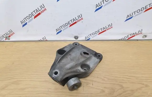 BMW 5 F10 F11 Engine mounting bracket 6777623 22116777623