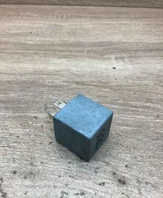Volkswagen PASSAT B5 Other relay 3B0911251 WL061237009 185
