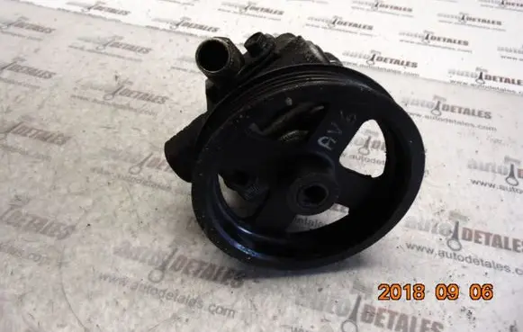 Toyota Avensis T220 Power steering pump