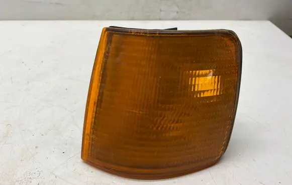 Audi 80 90 S2 B4 Front indicator light