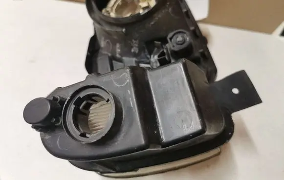 Peugeot 106 Headlight/headlamp 88202144