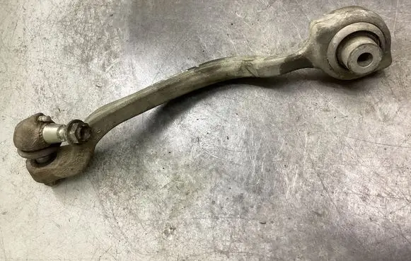 Mercedes-Benz CLS C218 X218 Front control arm A2123330014