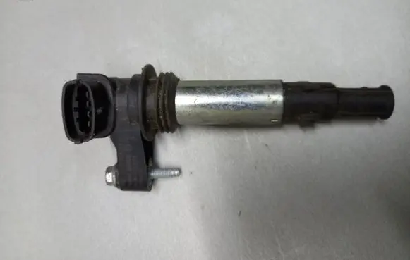 Cadillac CTS High voltage ignition coil 0221604104