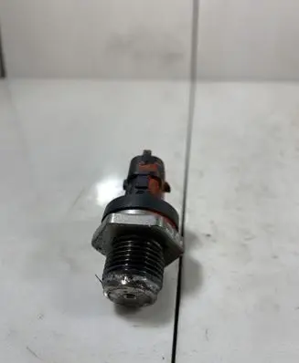 Fuel pressure sensor