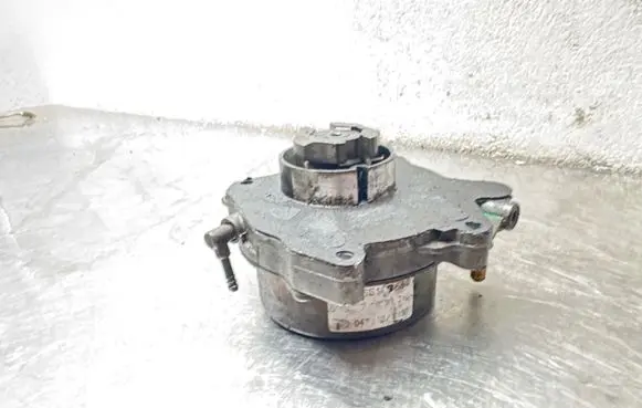 Opel Astra H Vacuum pump 55188660