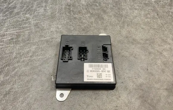 Mercedes-Benz E W211 Central body control module A2115455232