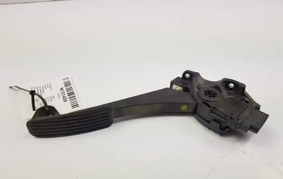 Volvo XC70 Accelerator throttle pedal 30715175