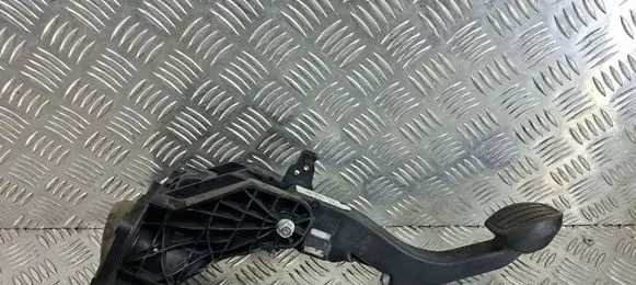 Peugeot 308 Clutch pedal 9676728880