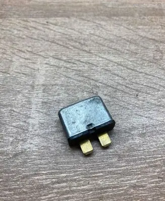 Volkswagen Touran I Other relay 443937105A