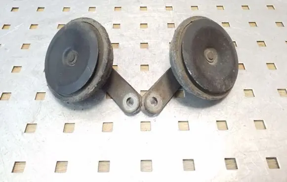 Toyota Avensis T250 Horn signal