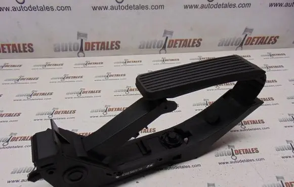 Mercedes-Benz S W221 Accelerator throttle pedal A2203000104