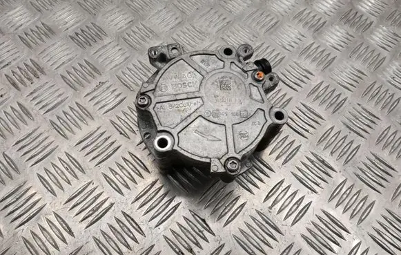Volkswagen Polo VI Vacuum pump 06N145100E