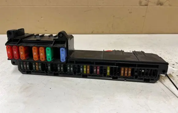 BMW 5 E60 E61 Fuse module 6114695733002 18917