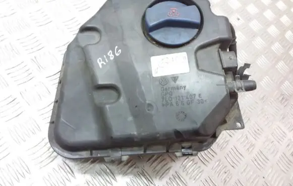 Volkswagen Touareg I Coolant expansion tank/reservoir 7L0121407E