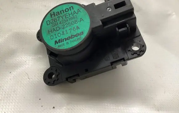 Chevrolet Bolt Air flap motor/actuator GM42341662 D267YEHAA 0104176A