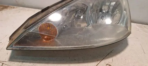 Ford Focus Headlight/headlamp 2M5113W030BE