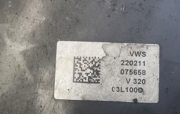 Volkswagen Golf VI Vacuum pump 03L145207 220211