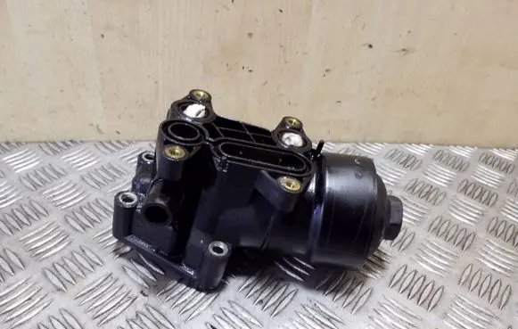 Oil filter mounting bracket