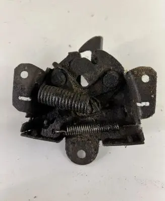 Mitsubishi Space Wagon Engine bonnet/hood lock/catch
