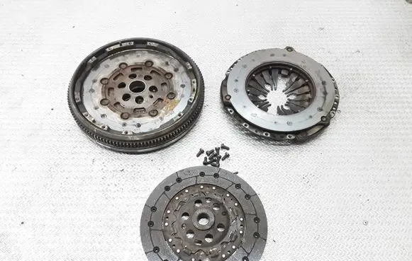Volkswagen Golf IV Clutch set kit 123035310 417001911