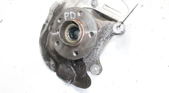 BMW 1 F40 Front wheel hub