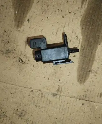 BMW 5 F10 F11 Turbo solenoid valve 7810831