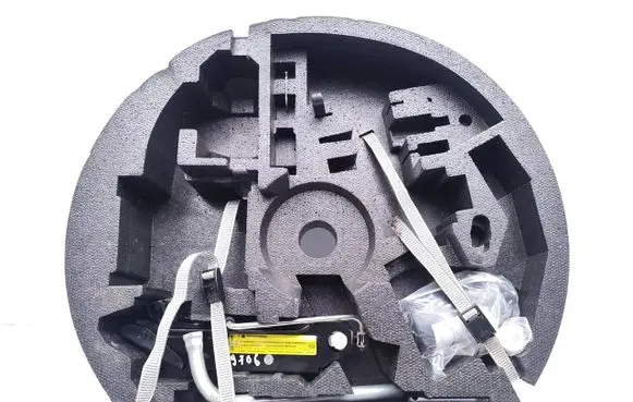 Audi A3 S3 A3 Sportback 8P Tool set 8P0012109G