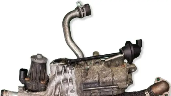 Land Rover Discovery 4 - LR4 EGR valve cooler 9X2Q9U438CA
