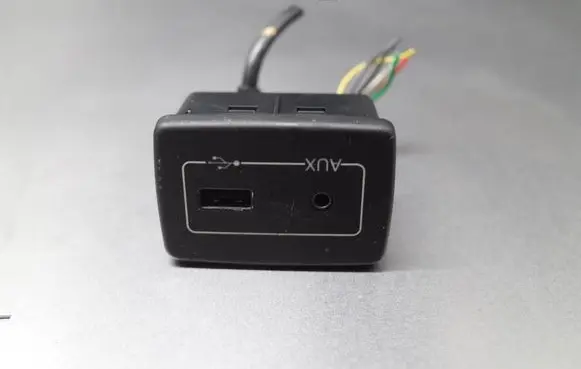 Citroen Jumper USB socket connector 7356546330