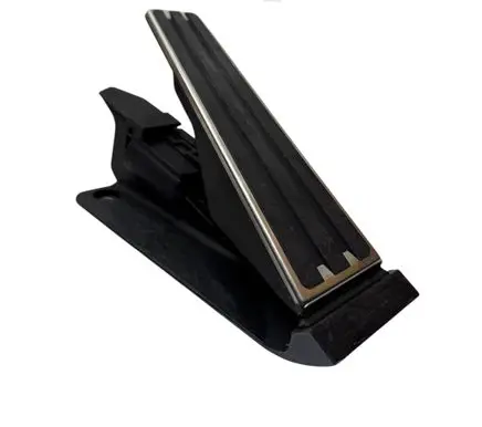 Accelerator throttle pedal