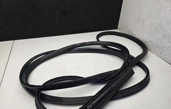 Mercedes-Benz Sprinter W906 Trunk rubber seal (body)