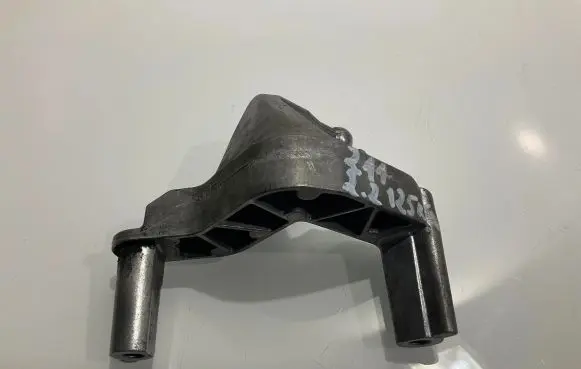 Mercedes-Benz E W211 Engine mounting bracket A6460160338 6460160338