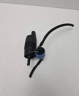 Audi A4 S4 B5 8D Windscreen/windshield washer pump 26259