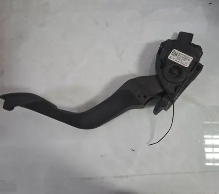 Peugeot 308 Accelerator throttle pedal 9681434380 16012006 6PV00908302