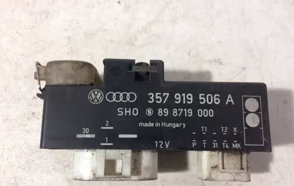 Volkswagen PASSAT B4 Coolant fan relay 357919506A 898719000