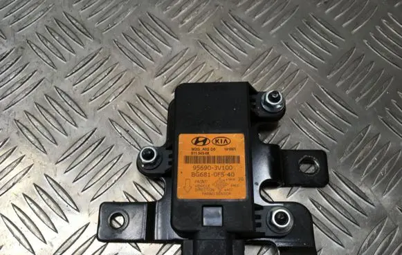 Hyundai i40 ESP acceleration yaw rate sensor BG6810F540