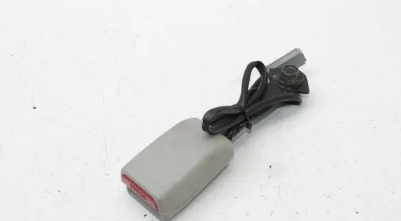 Mazda CX-7 Front seatbelt buckle