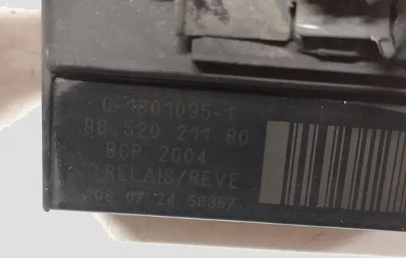 Citroen C5 Glow plug pre-heat relay 018010951