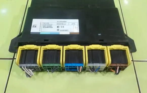 Volvo C30 Central body control module 5WK49274F WP78