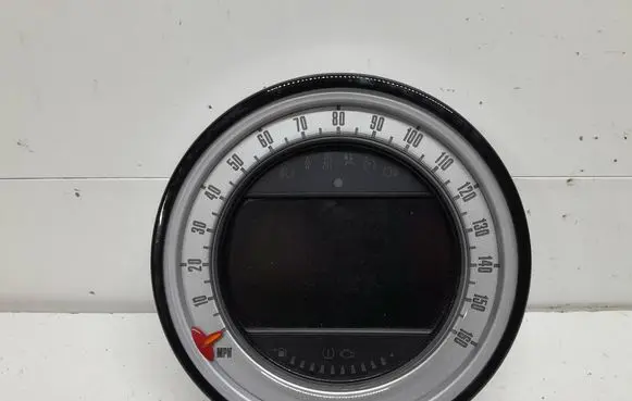 Speedometer (instrument cluster)